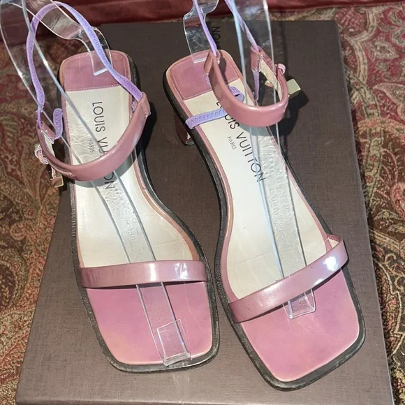 Authentic Louis Vuitton purple sandals - Picture 4 of 11